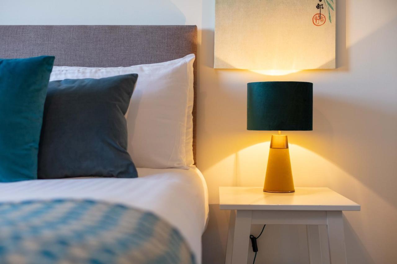 Walker Suite No53 - Donnini Apartments Kilmarnock Bagian luar foto